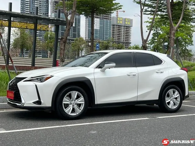 Lexus UX, 2022