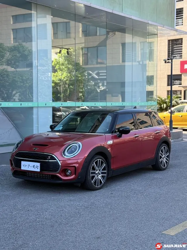 MINI MINI CLUBMAN, 2022