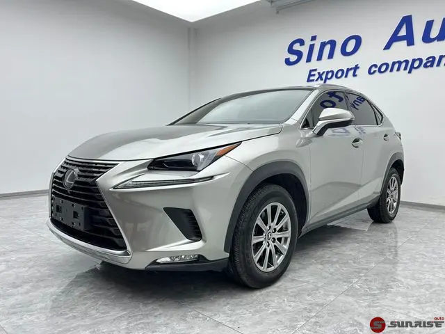 Lexus NX, 2021