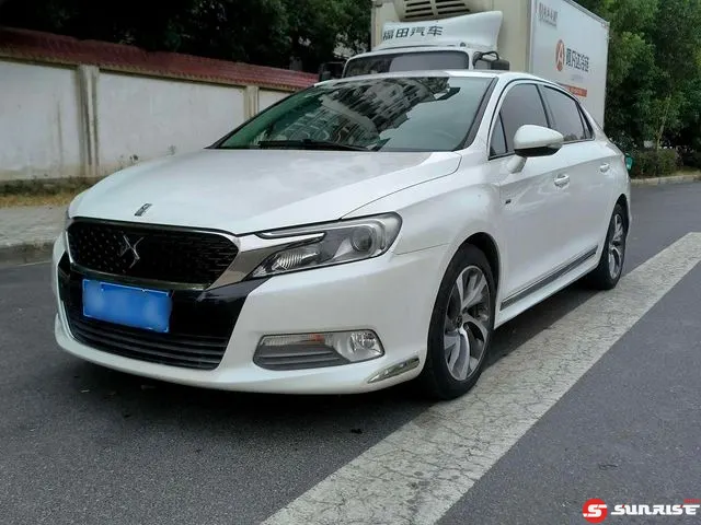 DS DS 5LS, 2015