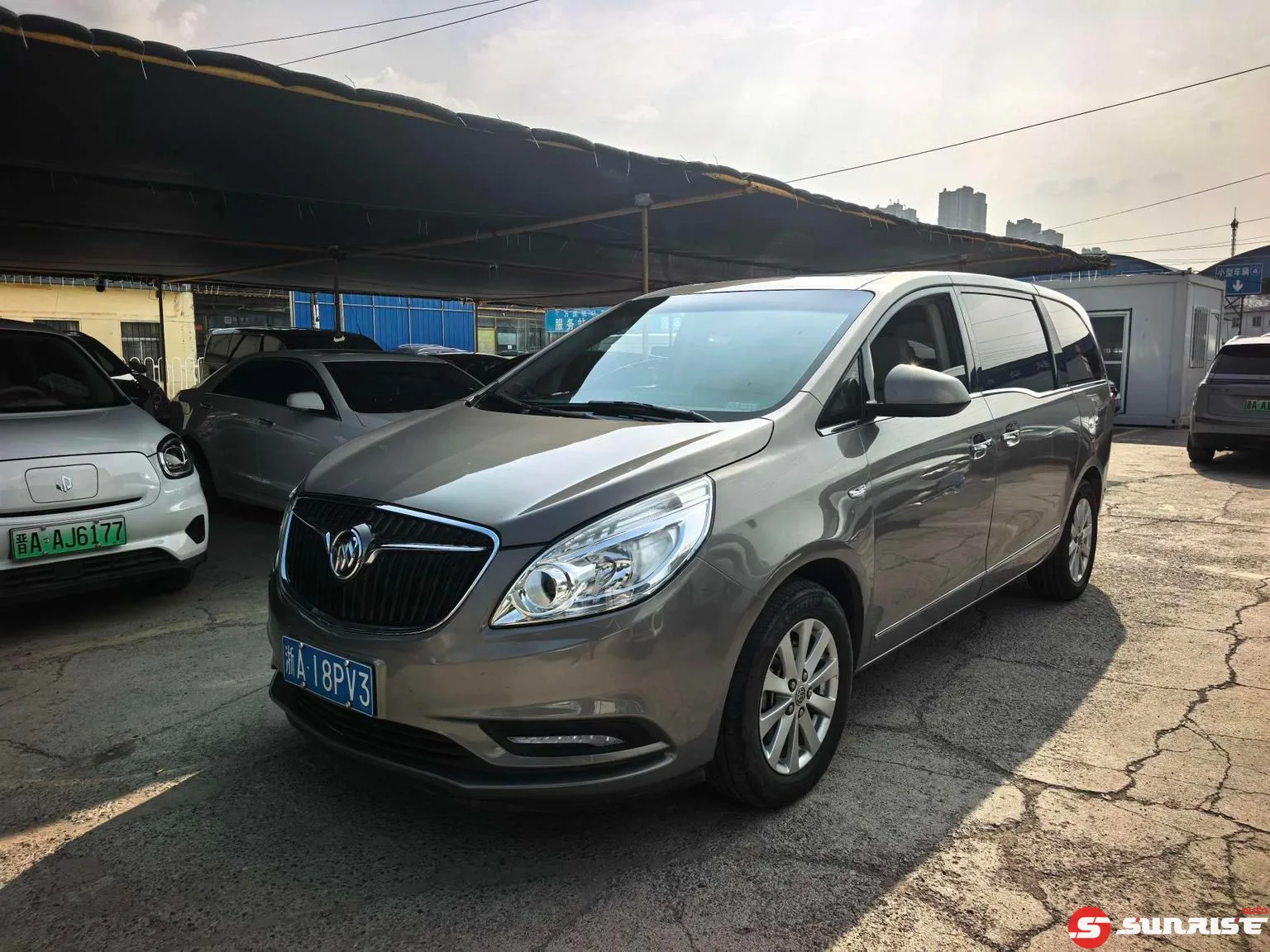 Buick GL8 2018, 6 ст. автомат (типтроник), 2.5 л., 200 л.с. из Китая