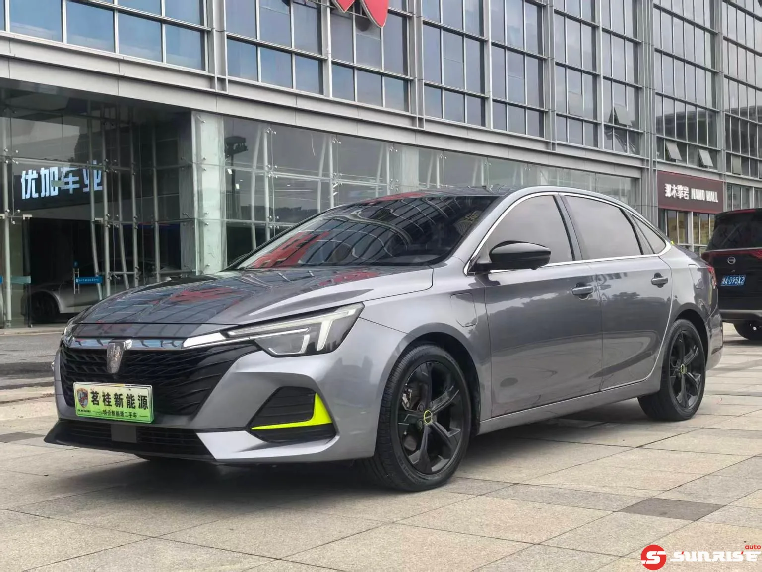 Roewe ei6 MAX 2021, AMT（Цзухэ10 ст. ）, 1.5 л., 169 л.с. из Китая