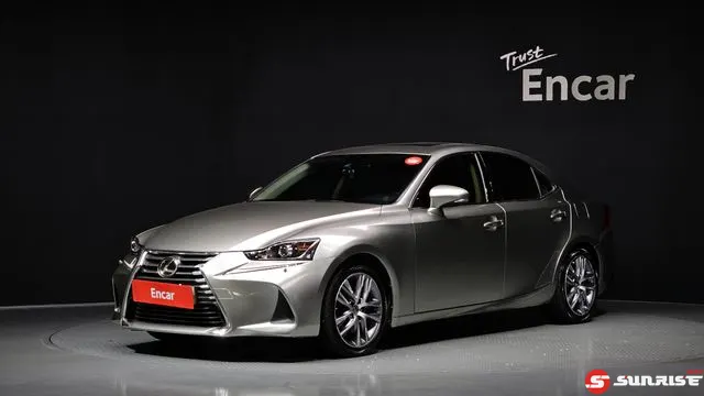 Lexus IS, 2017/07