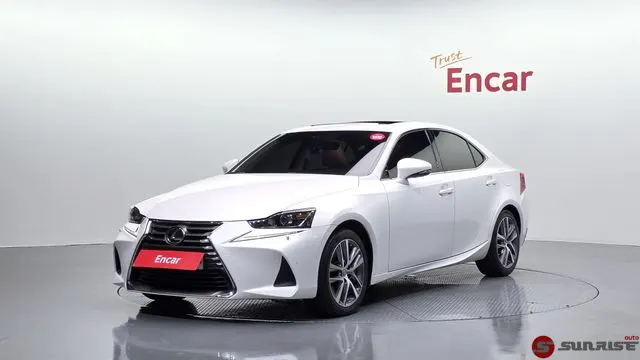 Lexus IS, 2017/09