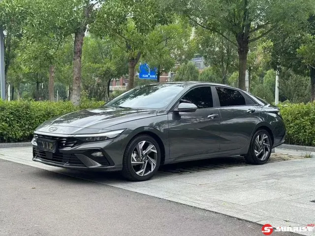 Hyundai Elantra, 2025