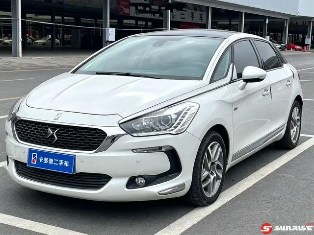 DS DS 5, 2017