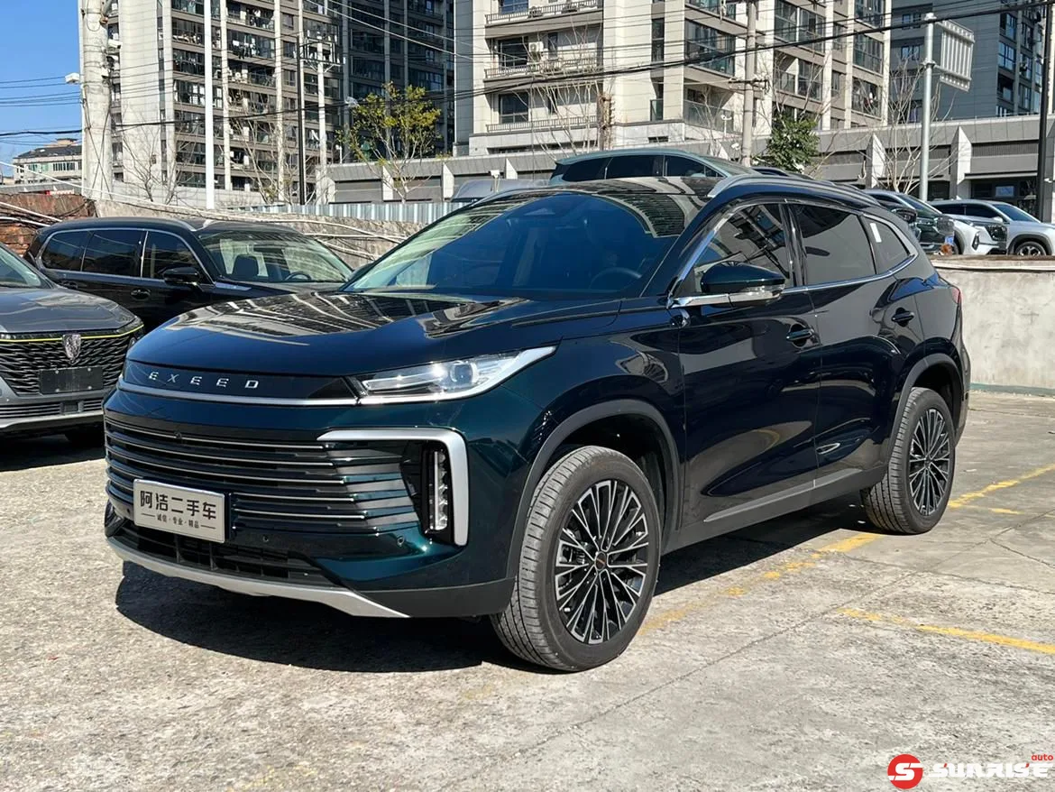 Exeed Lingyun 2025, 7 ст. робот (DCT), 1.6 л., 201 л.с. из Китая