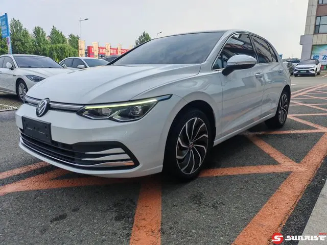 Volkswagen Golf, 2023