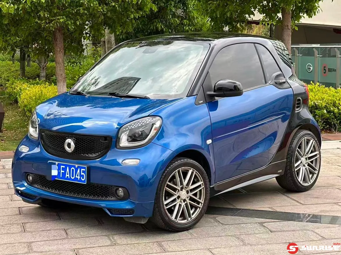 Smart smart fortwo 2019, 6 ст. робот (DCT), 0.9 л., 90 л.с. из Китая