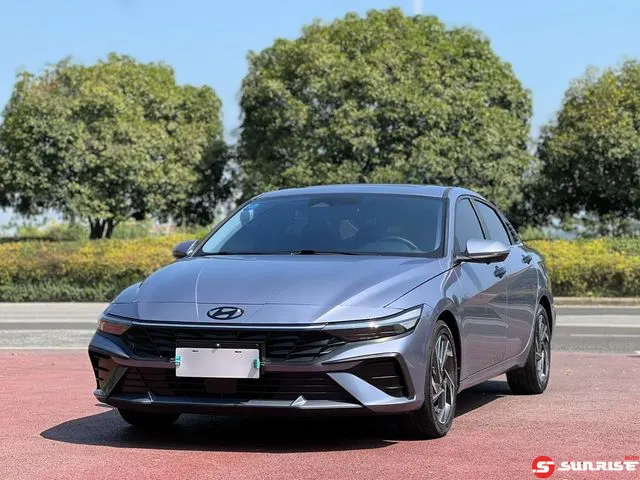 Hyundai Elantra, 2025