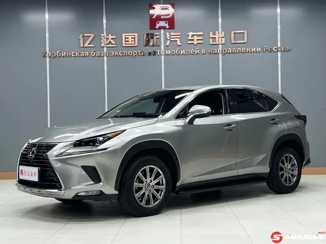 Lexus NX, 2021