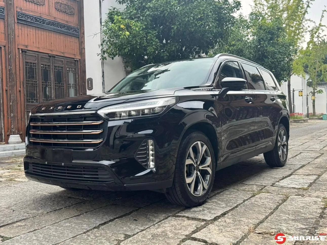 Exeed Lanyue 2023, 7 ст. робот (DCT), 2 л., 261 л.с. из Китая
