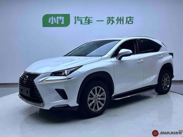 Lexus NX, 2021