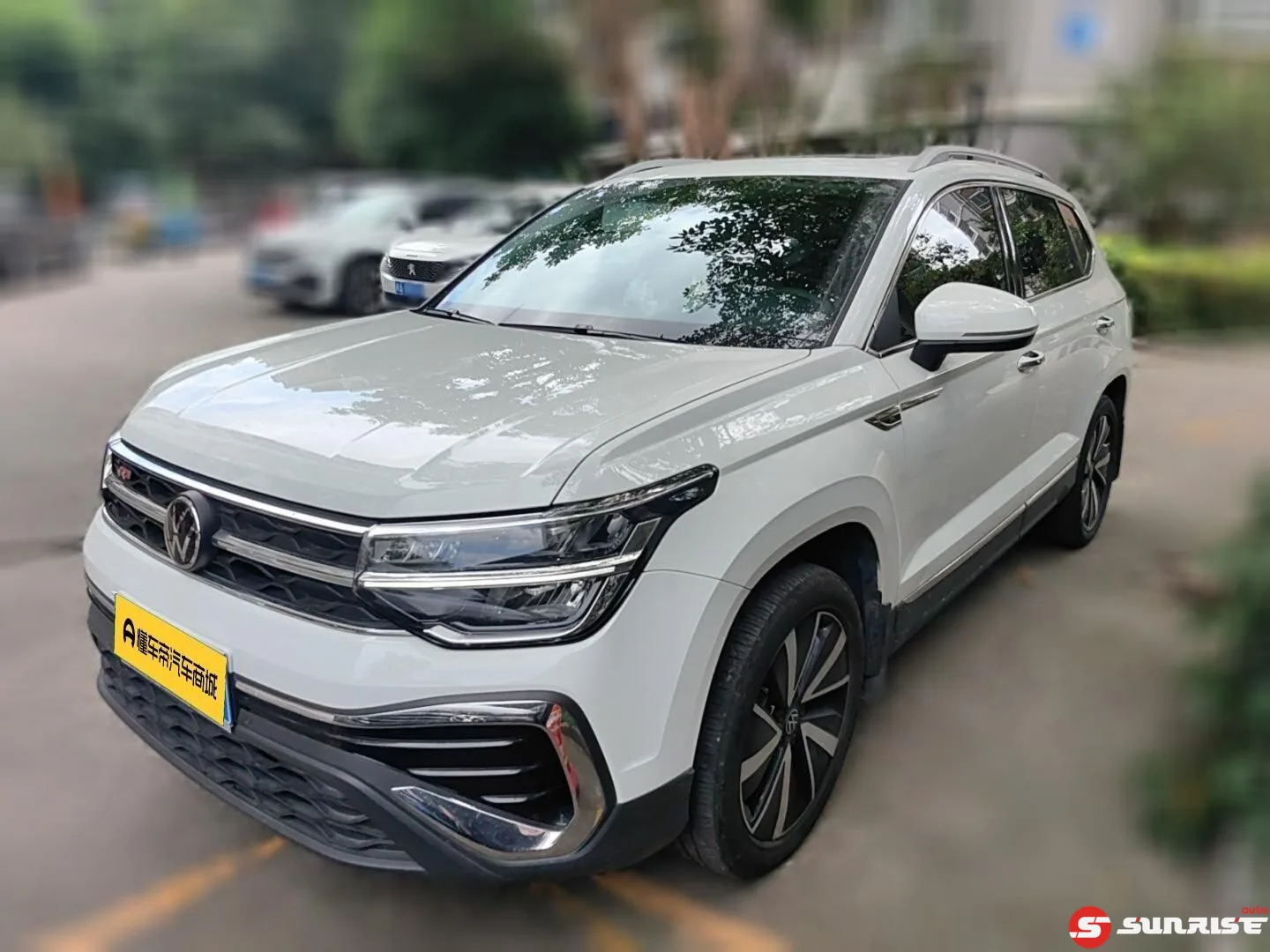 Volkswagen Tharu 2024, 7 ст. робот (DCT), 1.5 л., 160 л.с. из Китая
