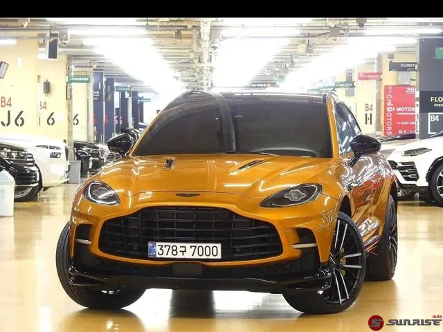 Astonmartin DBX, 2023/09