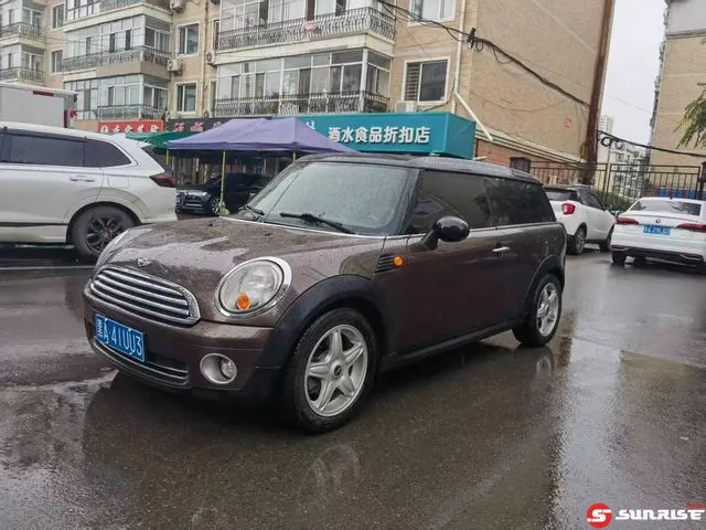 MINI MINI CLUBMAN, 2010