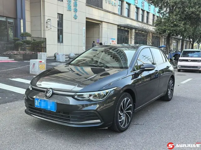 Volkswagen Golf, 2023