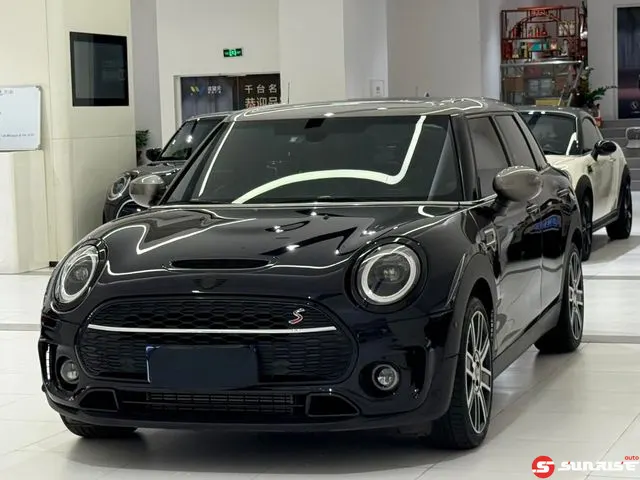 MINI MINI CLUBMAN, 2023