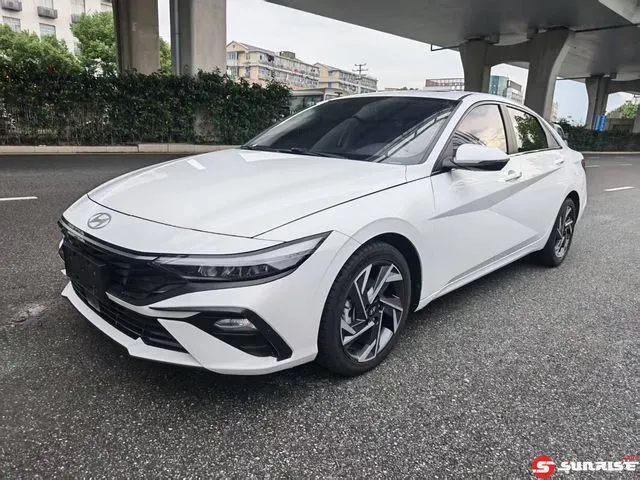 Hyundai Elantra, 2024