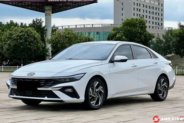 Hyundai Elantra, 2025