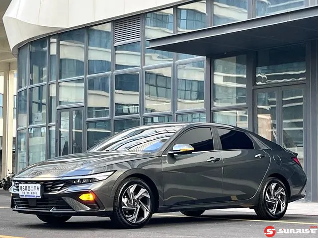 Hyundai Elantra, 2025