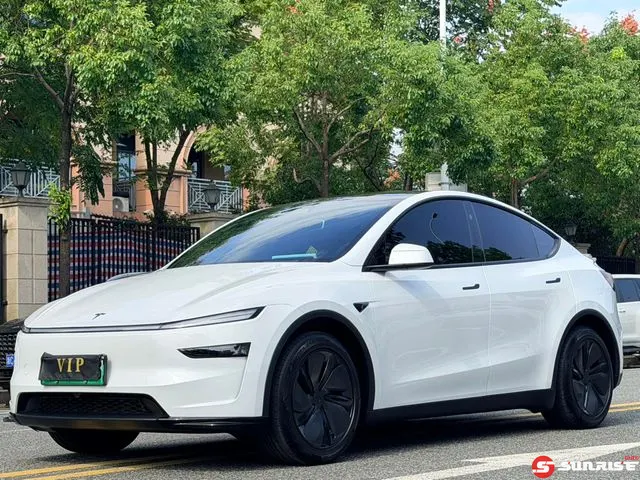 Tesla Model Y, 2026