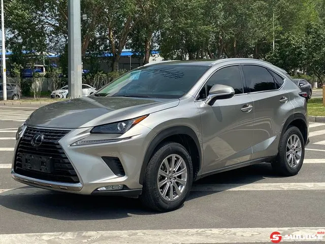 Lexus NX, 2021