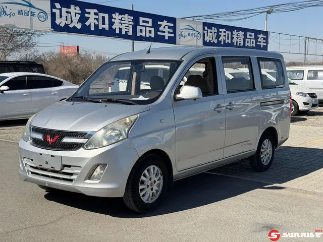 Wuling Rongguang V, 2017