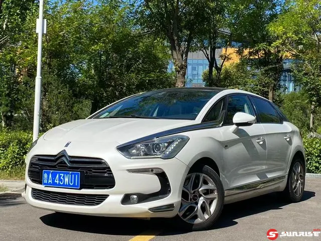 DS DS 5, 2015