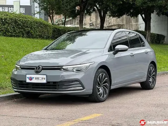 Volkswagen Golf, 2023