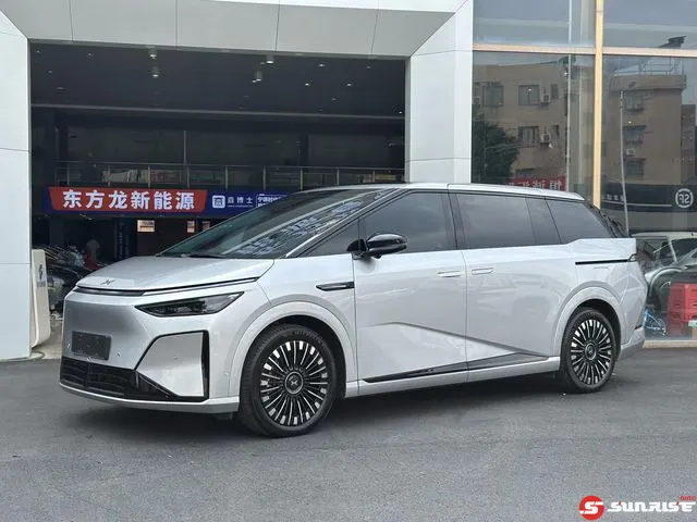 XPeng X9, 2025
