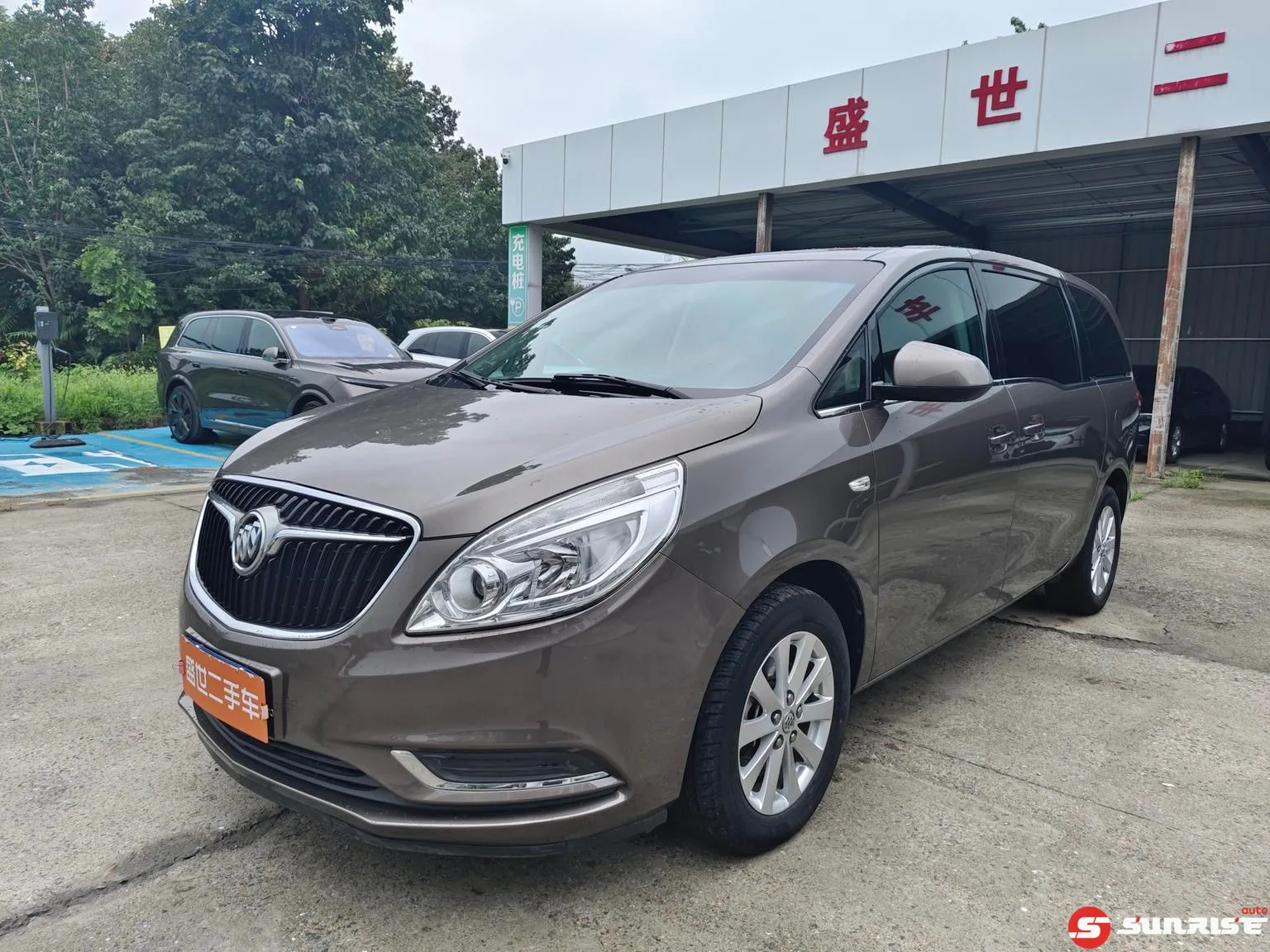 Buick GL8 2019, 6 ст. автомат (типтроник), 2.5 л., 200 л.с. из Китая