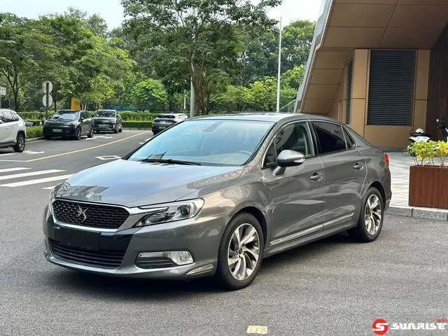 DS DS 5LS, 2015