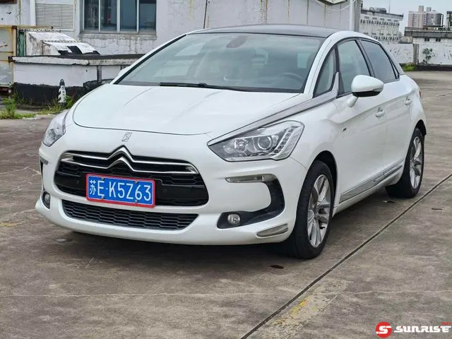 DS DS 5, 2015
