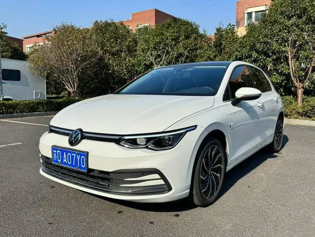 Заказать Volkswagen Golf 2021