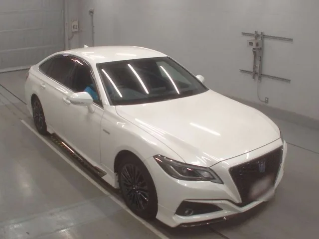 Заказать Toyota Crown 2020