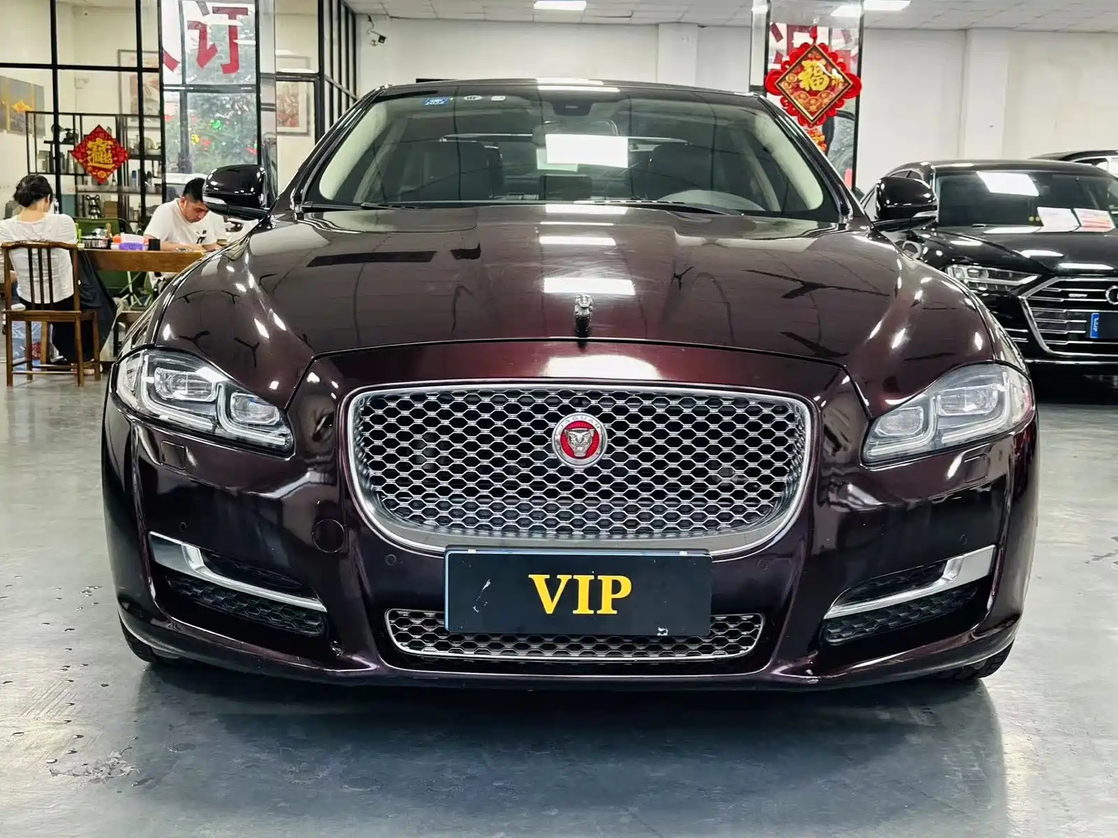 JAGUAR XJ