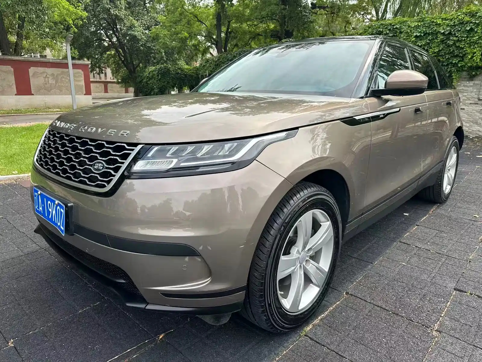 LAND ROVER RANGE ROVER VELAR