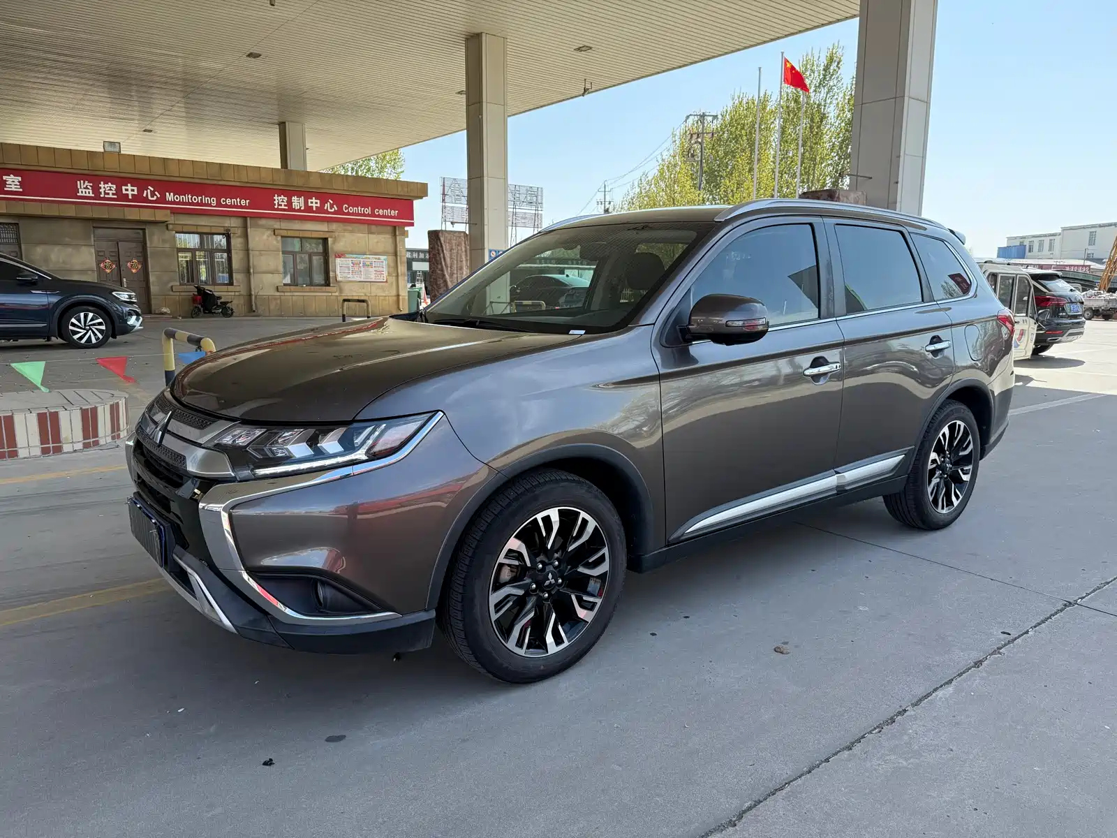 MITSUBISHI OUTLANDER