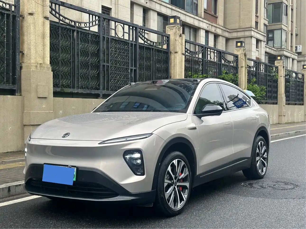 Заказать NIO EC7