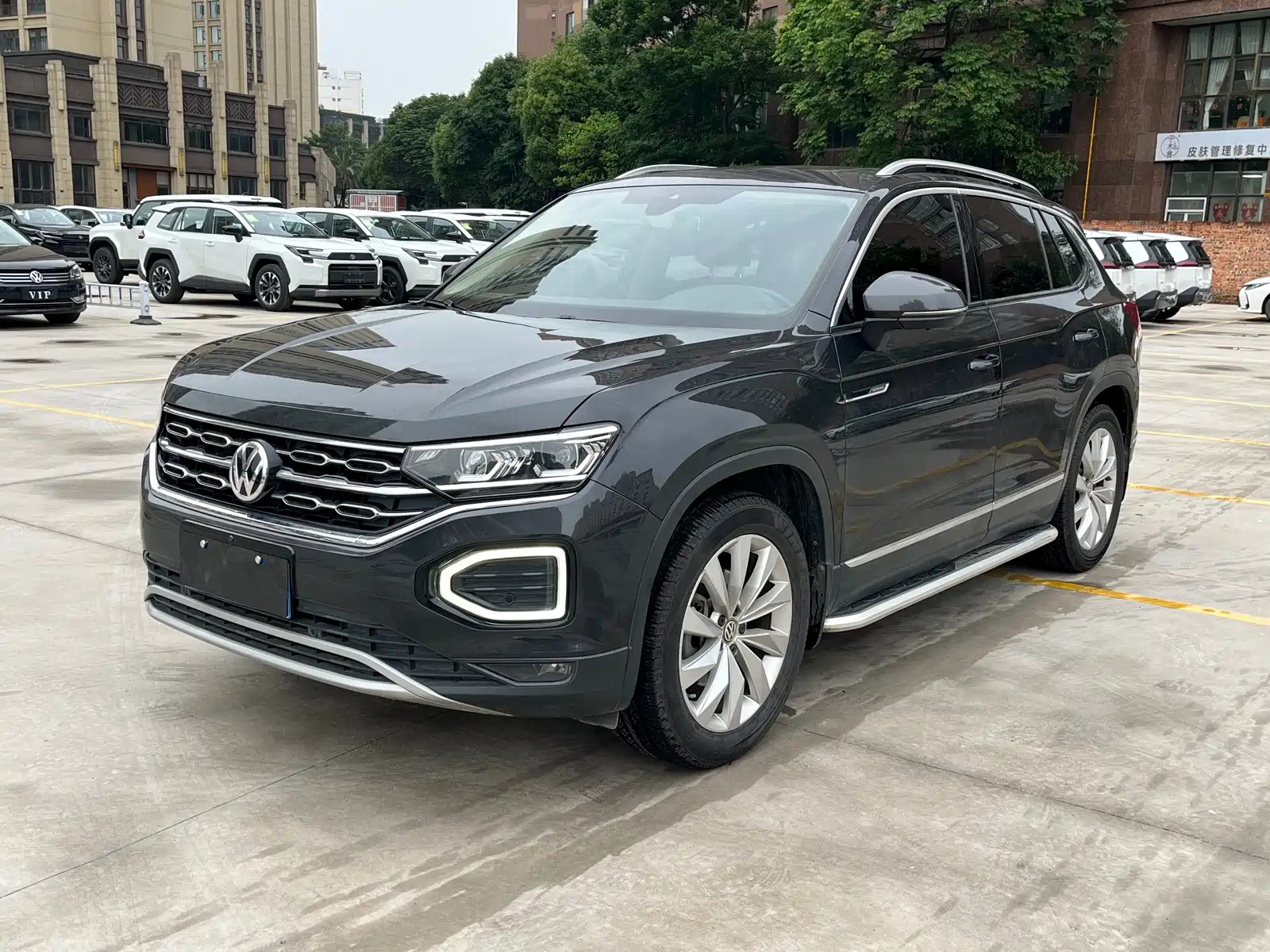 VOLKSWAGEN TAYRON