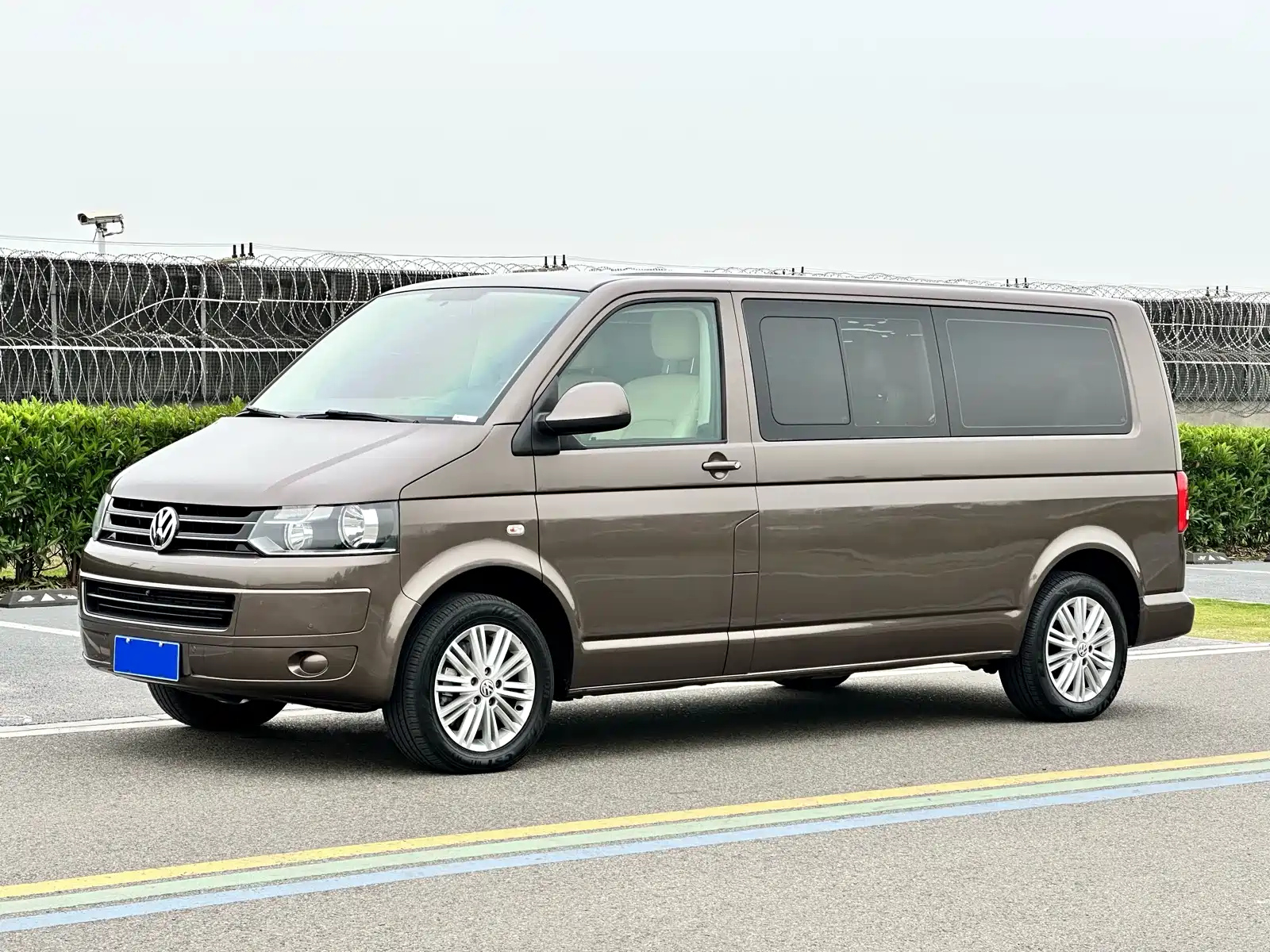 VOLKSWAGEN CARAVELLE