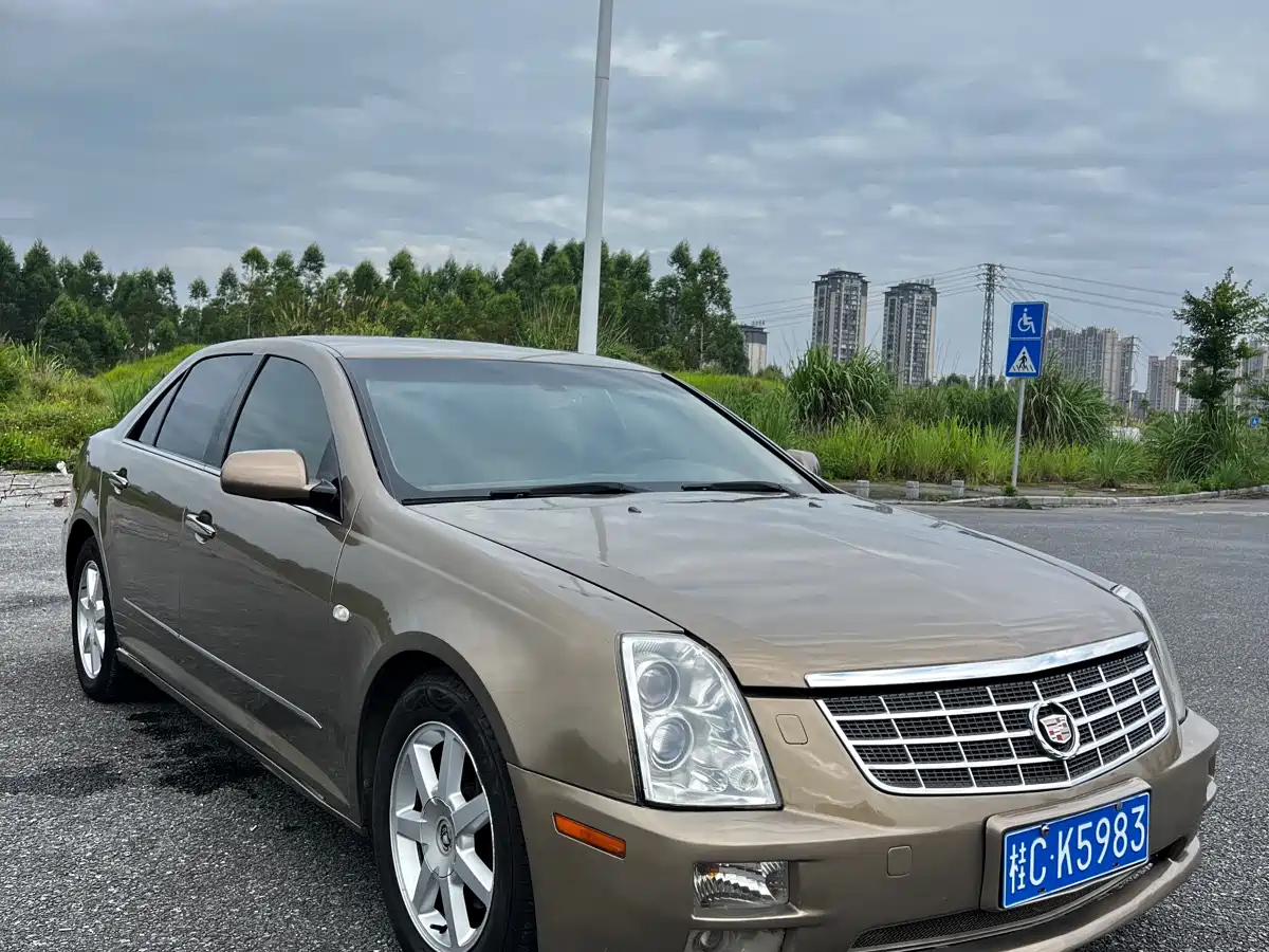 CADILLAC SLS
