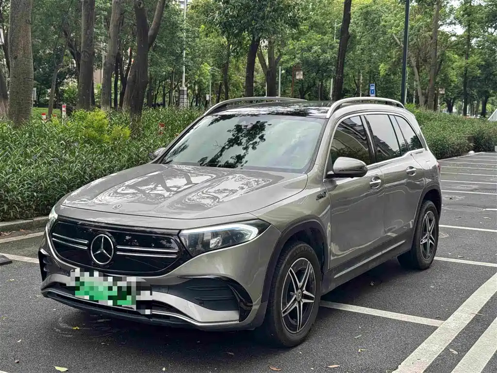 Заказать MERCEDES-BENZ EQB