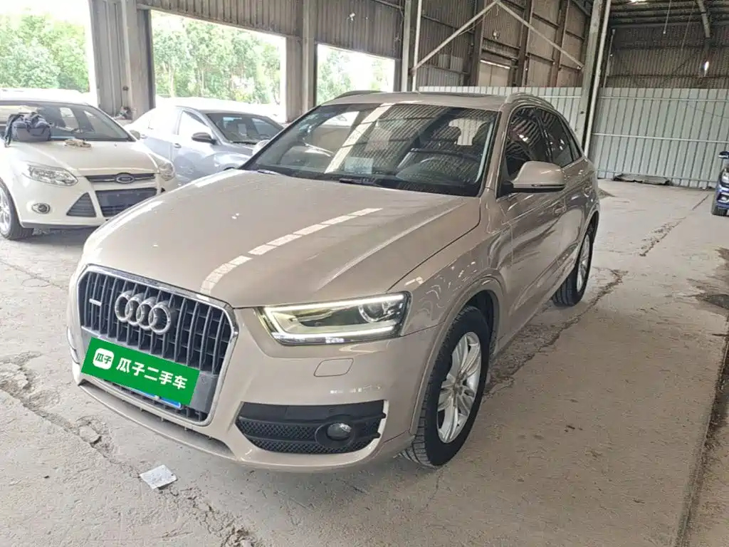 AUDI Q3