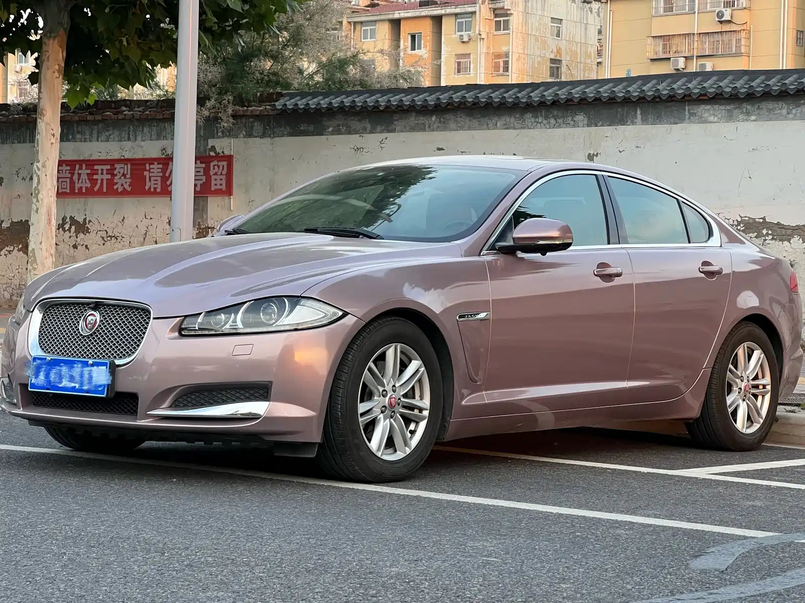 JAGUAR XF