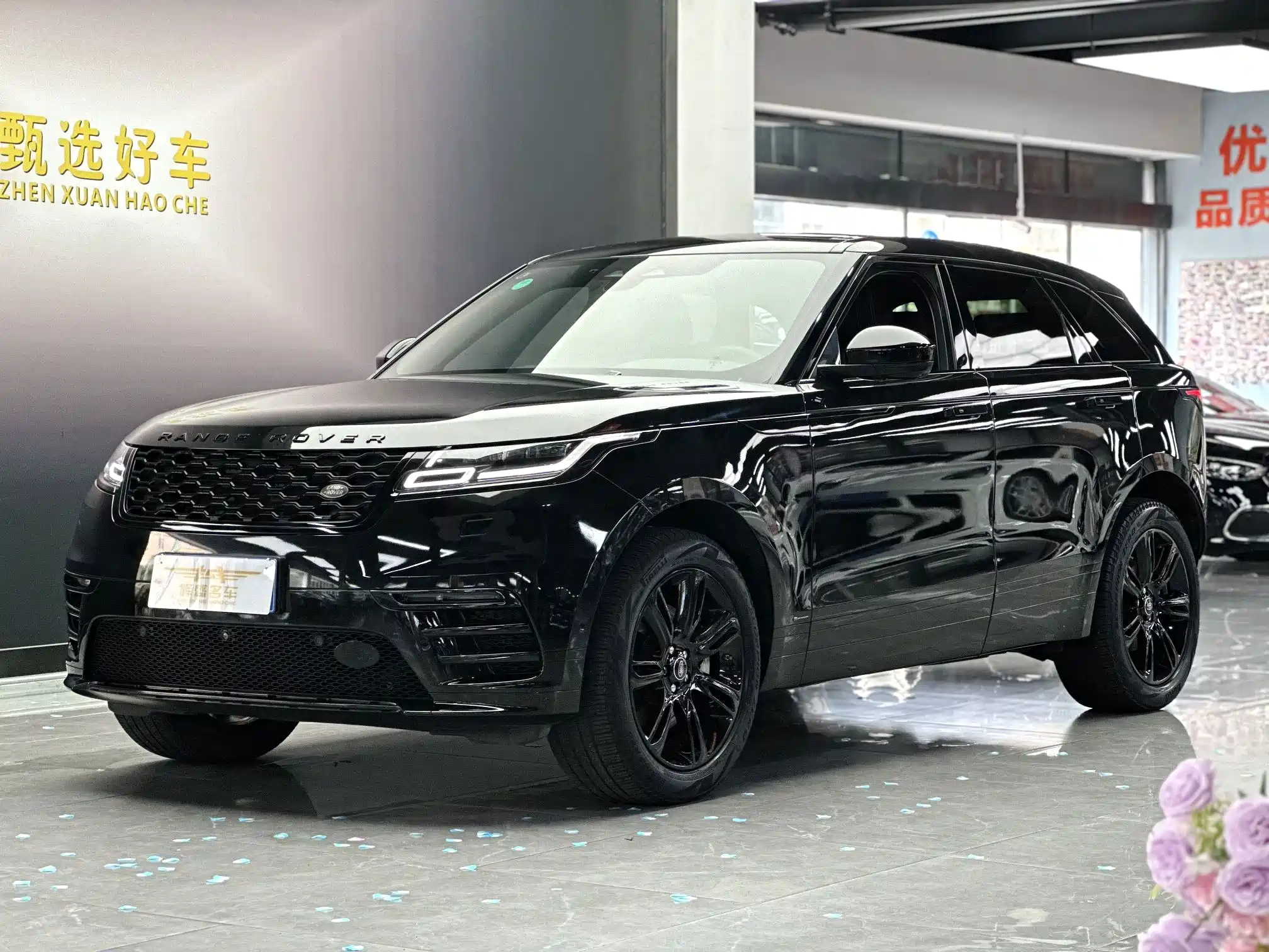 LAND ROVER RANGE ROVER VELAR