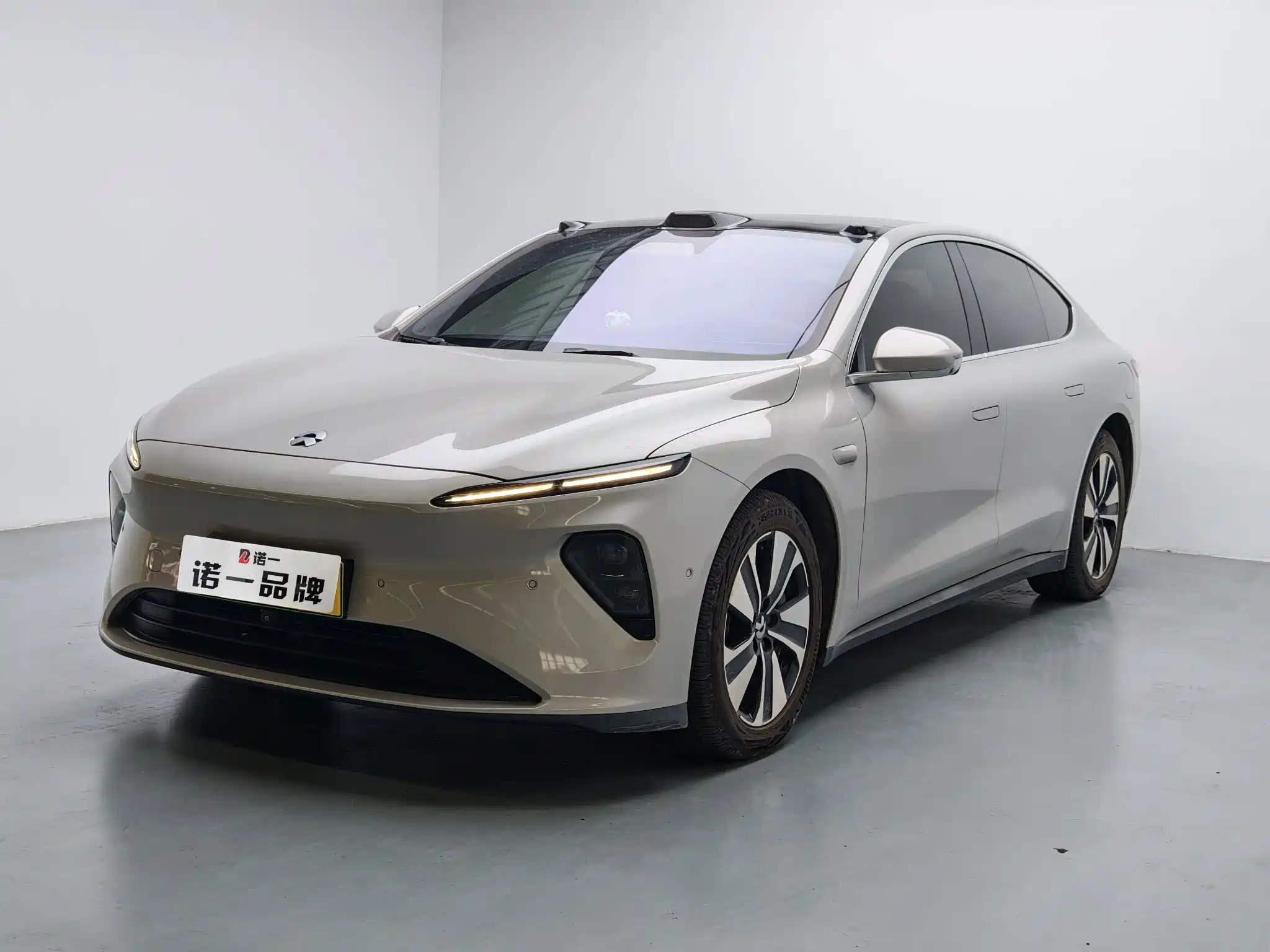 NIO ET7