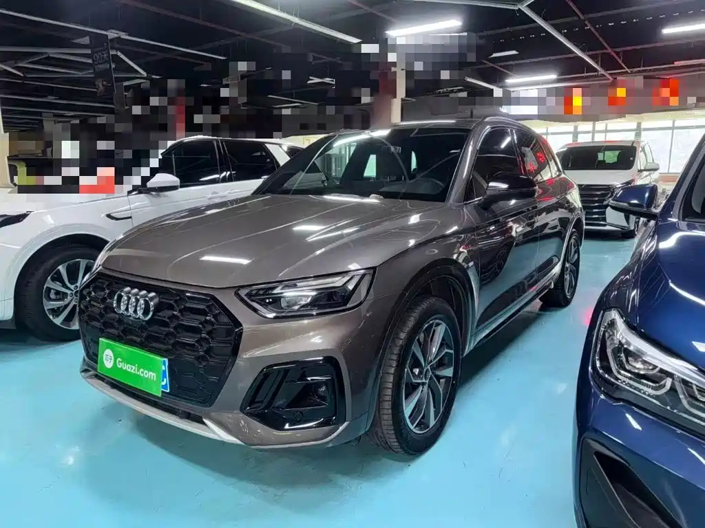 Заказать AUDI Q5L