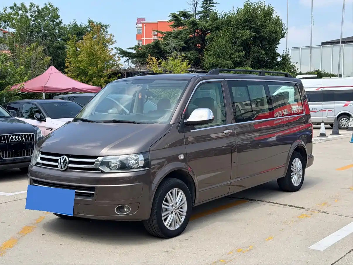 VOLKSWAGEN CARAVELLE